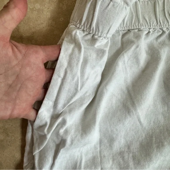 Universal Thread White Linen Pull On Elastic Waist Womens Size L 2 Inch Inseam - Picture 4 of 8